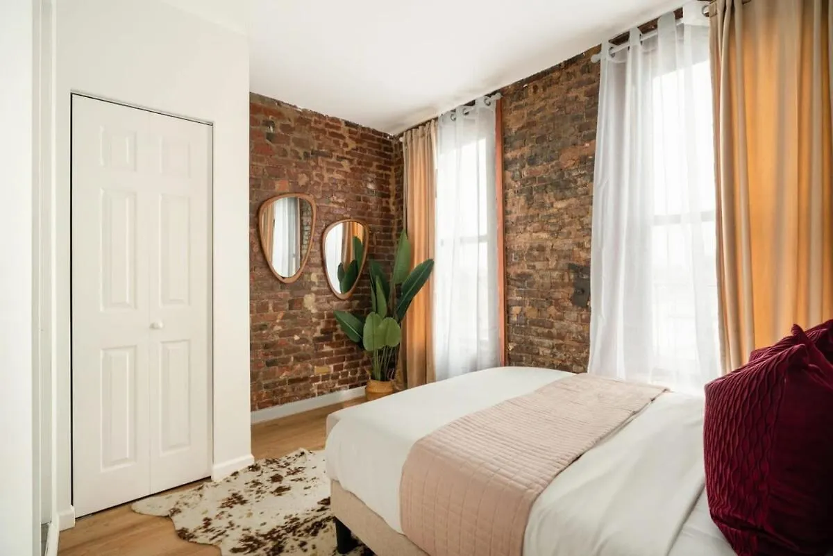 153-5A Charming 2Br Lower East Side New York Apartment