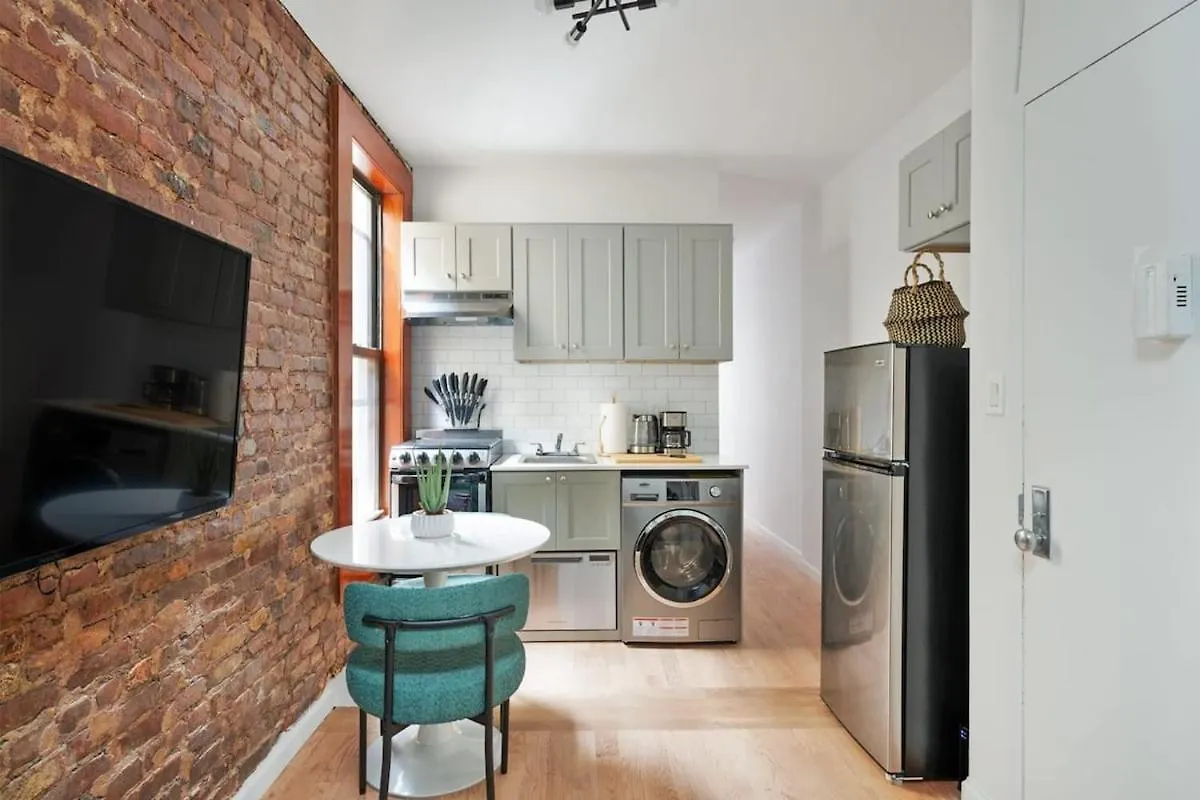 153-5A Charming 2Br Lower East Side New York